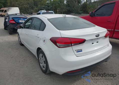 2017 Kia Forte Lx z USA, uszkodzony, nr VIN 3KPFK4A76HE050850
